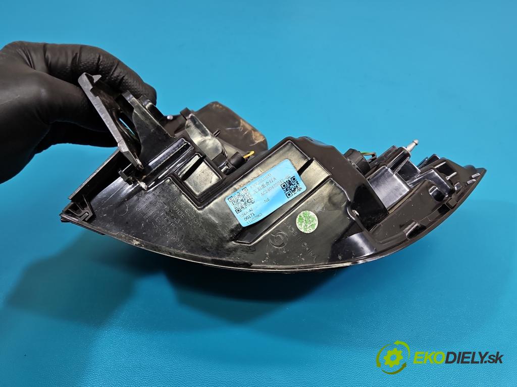 MG MG3  24- 1.5 16V 102 HP automatic 75 kW 1498 cm3 5- svetlo / reflektor zadné ľavé A30018L0100 (Kľučka dverí ostatné)