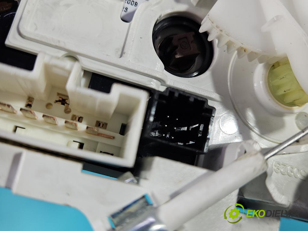 Citroen Berlingo II 2008-2018 1.6 hdi 90 hp manual 66 kW 1560 cm3 5- palubní deska panel topení A42102300