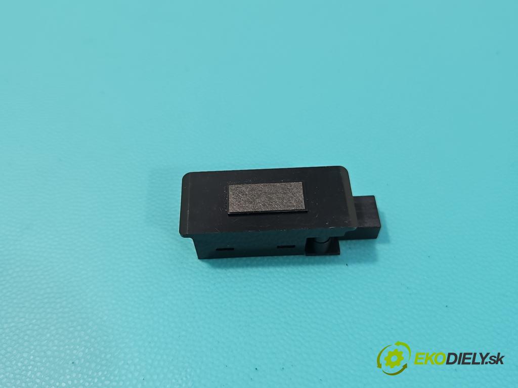 MG MG3  24- 1.5 16V 102 hp automatic 75 kW 1498 cm3 5- Mikrofon: 10590294