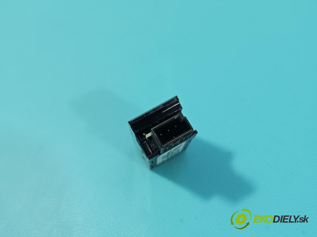 MG MG3  24- 1.5 16V 102 hp automatic 75 kW 1498 cm3 5- Mikrofon: 10590294