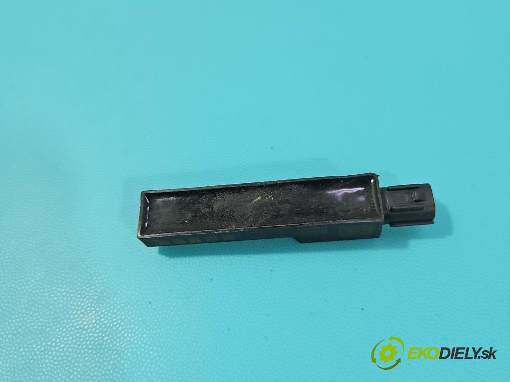 MG MG3  24- 1.5 16V 102 HP automatic 75 kW 1498 cm3 5- Zesilovač: 654406818 (Zosilňovač)