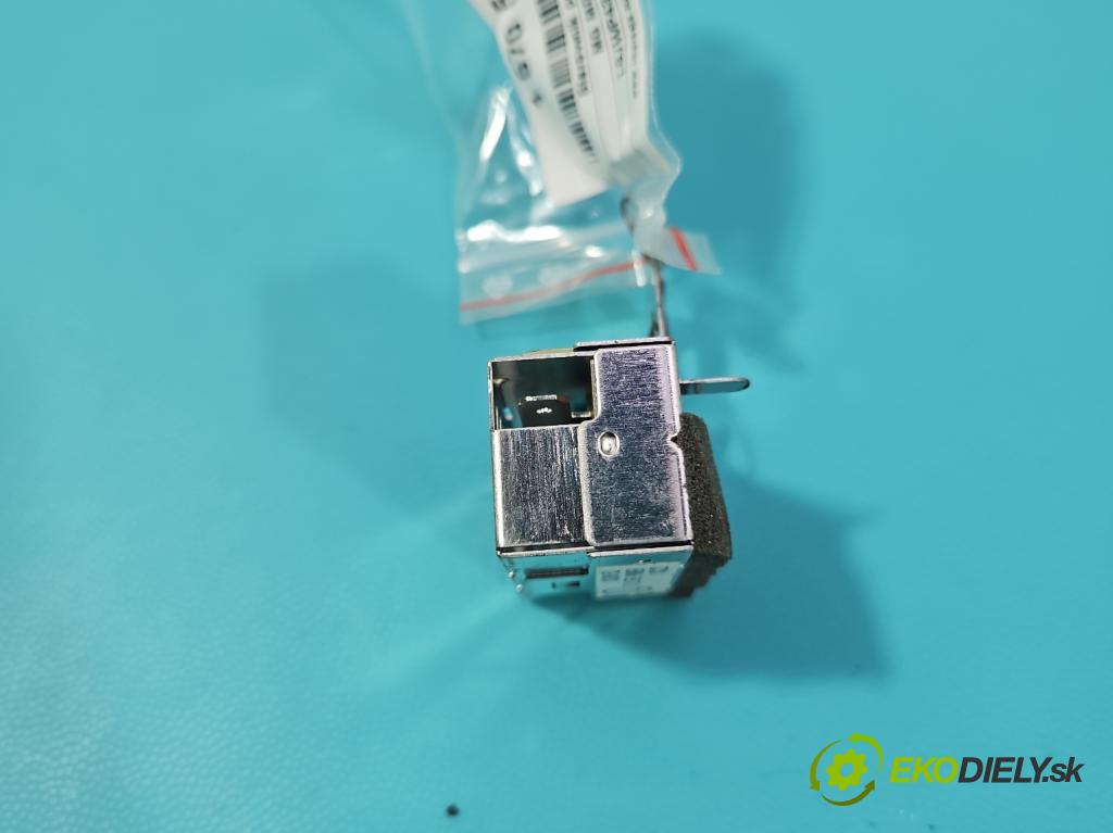 MG MG3  24- 1.5 16V 102 hp automatic 75 kW 1498 cm3 5- řídící jednotka 10306152