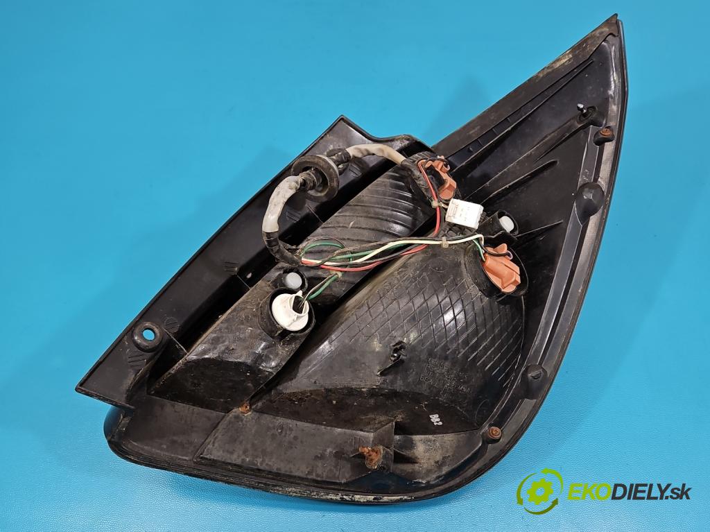 Kia Rio II 2005-2011 1.4 16V 97KM manual 71 kW 1399 cm3 5- svetlo / reflektor zadné ľavé 92401-1G2 (Kľučka dverí ostatné)