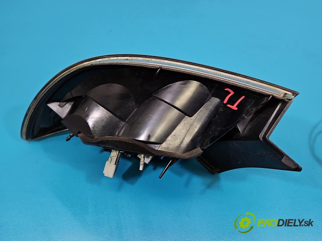 Mazda 3 I BK 2003-2009 2.0 16V 150 HP manual 110 kW 1999 cm3 5- svetlo / reflektor zadné ľavé  (Kľučka dverí ostatné)