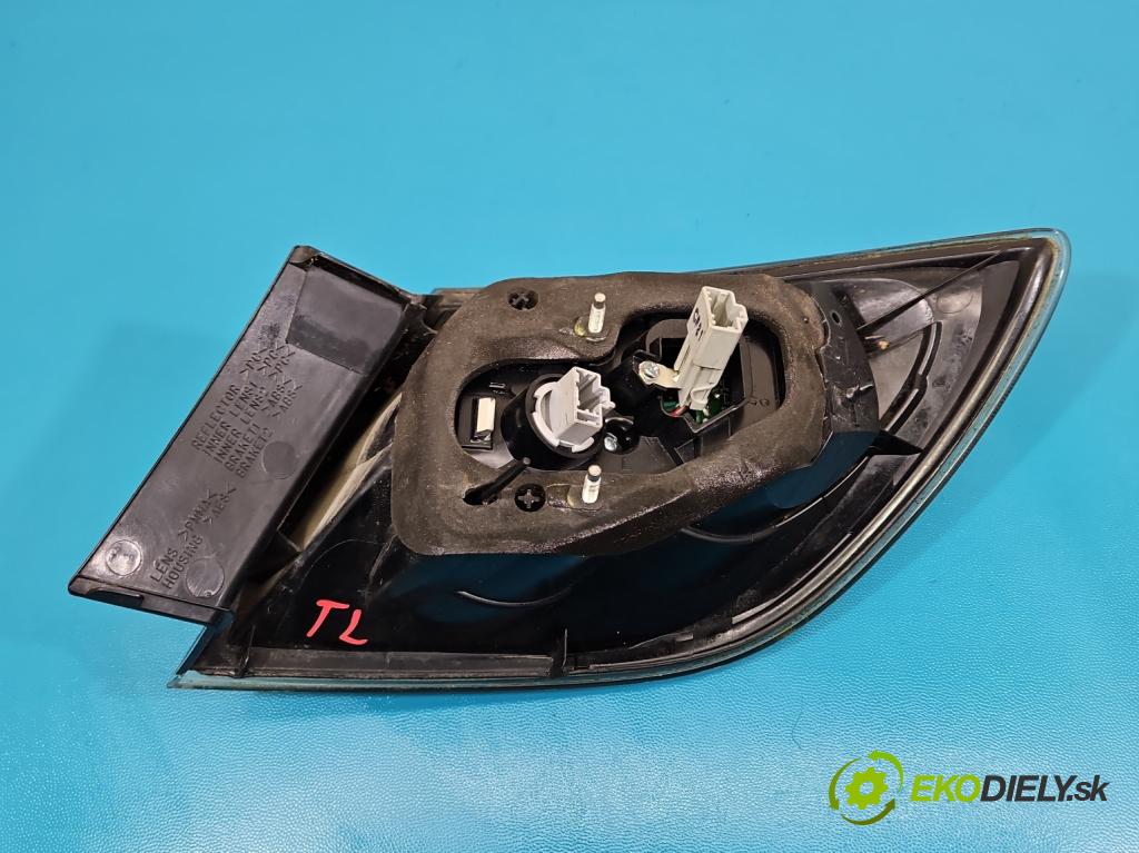 Mazda 3 I BK 2003-2009 2.0 16V 150 HP manual 110 kW 1999 cm3 5- svetlo / reflektor zadné ľavé  (Kľučka dverí ostatné)
