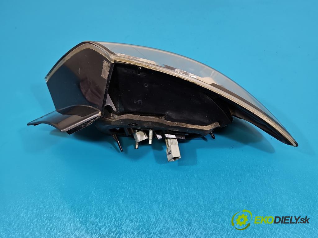 Mazda 3 I BK 2003-2009 2.0 16V 150 HP manual 110 kW 1999 cm3 5- svetlo / reflektor zadné ľavé  (Kľučka dverí ostatné)