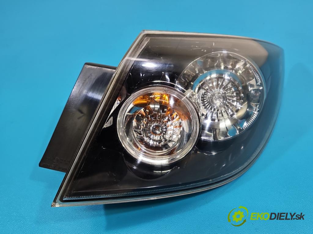 Mazda 3 I BK 2003-2009 2.0 16V 150 HP manual 110 kW 1999 cm3 5- svetlo / reflektor zadné pravé  (Kľučka dverí ostatné)