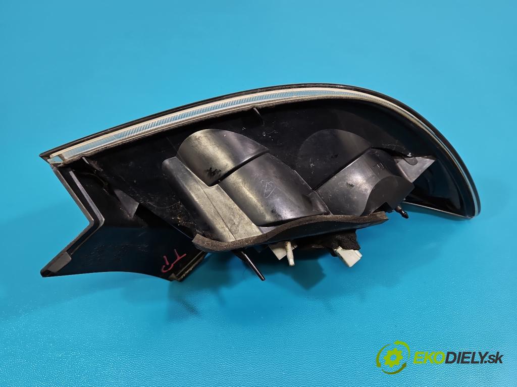 Mazda 3 I BK 2003-2009 2.0 16V 150 HP manual 110 kW 1999 cm3 5- svetlo / reflektor zadné pravé  (Kľučka dverí ostatné)