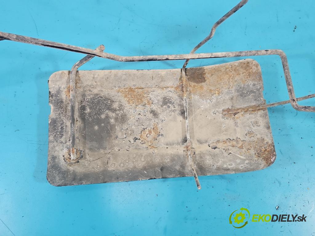 Citroen Berlingo II 2008-2018 1.6 hdi 90 hp manual 66 kW 1560 cm3 5- Upevnění: kolesa ozubeného