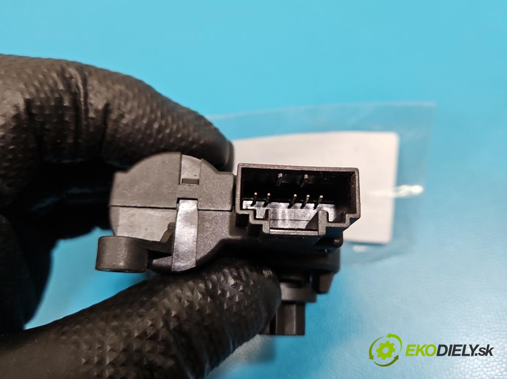 Alfa romeo Giulietta 1.6 jtd 105 HP manual 77 kW 1598 cm3 5- motor: kúrenia 3093813