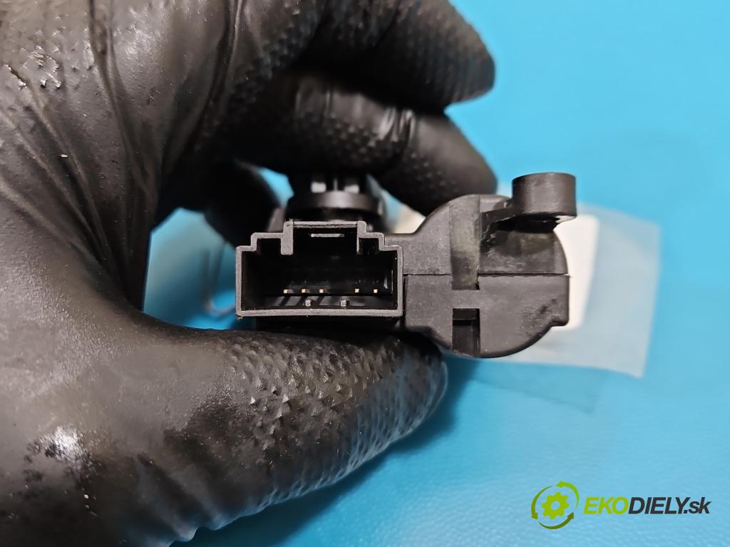 Alfa romeo Giulietta 1.6 jtd 105 HP manual 77 kW 1598 cm3 5- motor: kúrenia 3093814