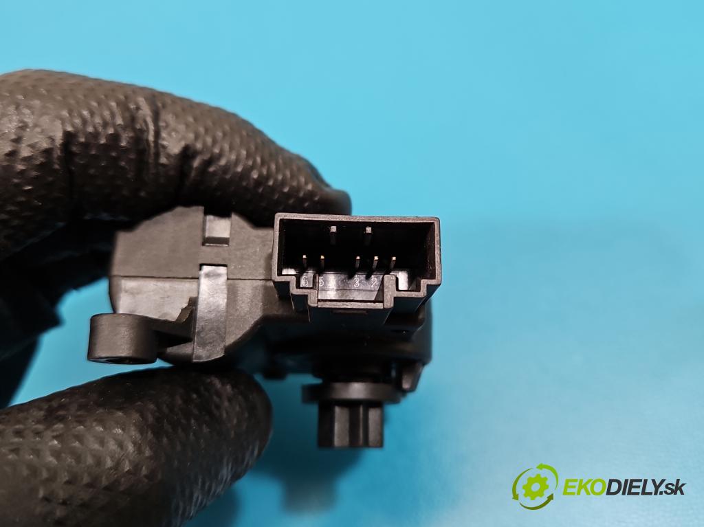 Alfa romeo Giulietta 1.6 jtd 105 HP manual 77 kW 1598 cm3 5- motor: kúrenia 3093813