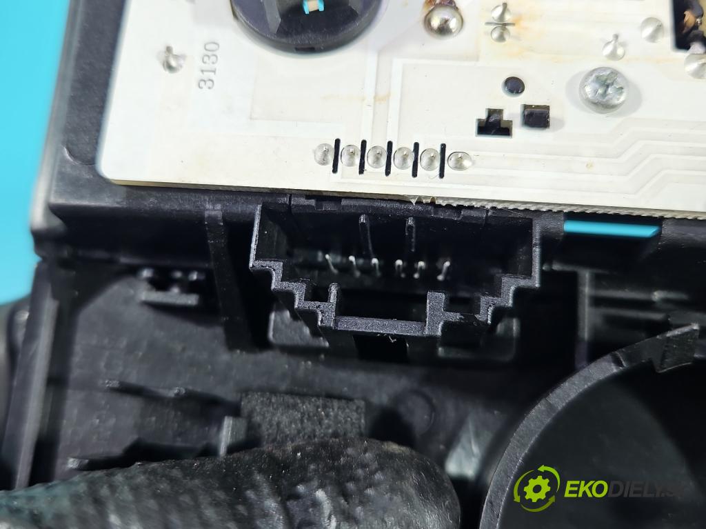 Vw Scirocco II 2008-2017 1.4 TSI 160 hp manual 118 kW 1390 cm3 3- světlo interiéru 1K8947105N