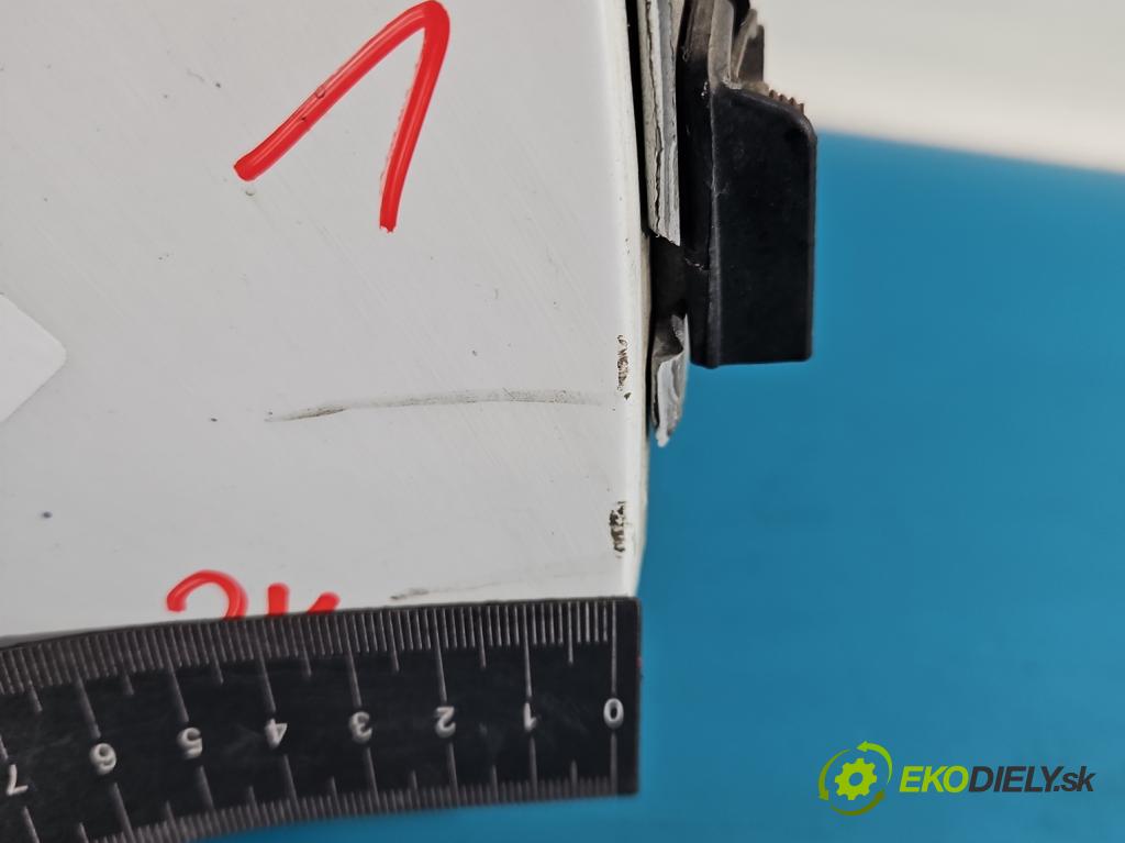 Citroen Berlingo II 2008-2018 1.6 hdi 90 HP manual 66 kW 1560 cm3 5- blatník predné pravý  (Kľučka dverí ostatné)