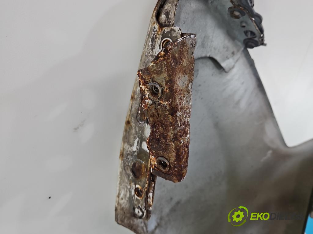 Citroen Berlingo II 2008-2018 1.6 hdi 90 HP manual 66 kW 1560 cm3 5- blatník predné pravý  (Kľučka dverí ostatné)