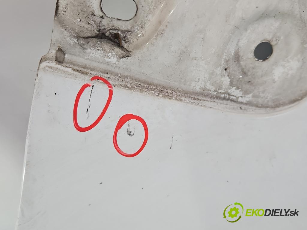 Citroen Berlingo II 2008-2018 1.6 hdi 90 HP manual 66 kW 1560 cm3 5- blatník predné pravý  (Kľučka dverí ostatné)