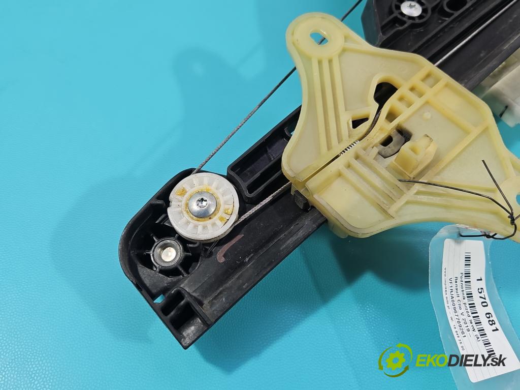 Renault Clio V 2019- 1.0 91 KM automatic 67 kW 999 cm3 5- mechanizmus okna predné ľavý 807216723R