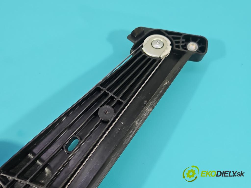 Renault Clio V 2019- 1.0 91 KM automatic 67 kW 999 cm3 5- mechanizmus okna predné ľavý 807216723R