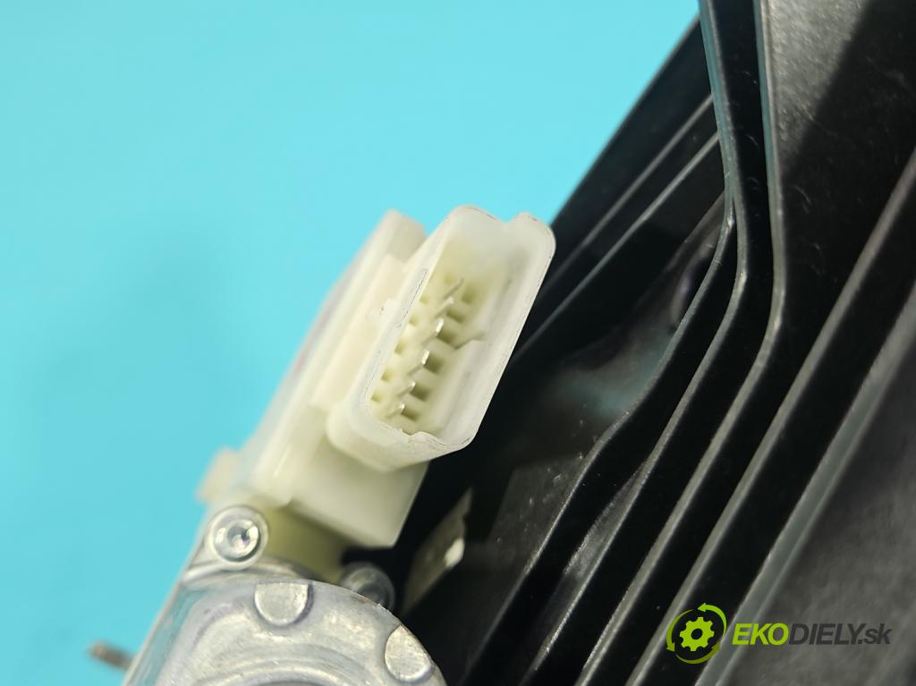 Renault Clio V 2019- 1.0 91 KM automatic 67 kW 999 cm3 5- mechanizmus okna zadné ľavý 827217837R