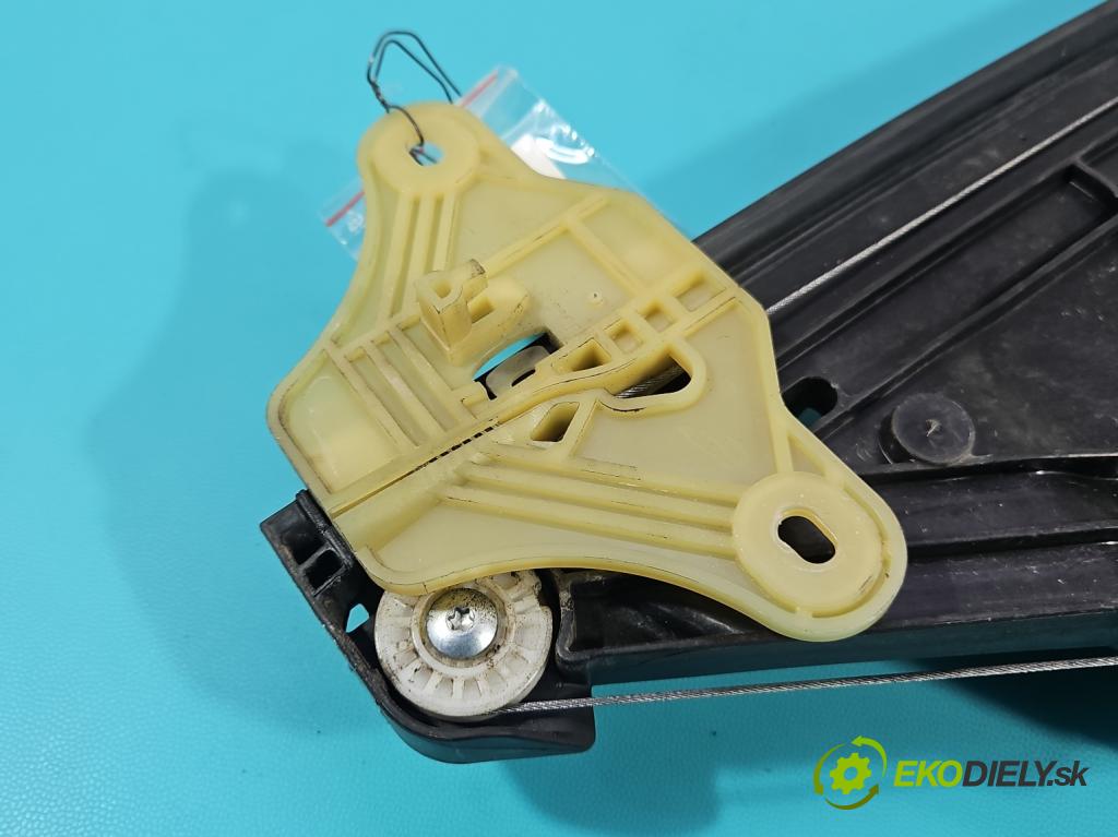 Renault Clio V 2019- 1.0 91 KM automatic 67 kW 999 cm3 5- mechanizmus okna zadné pravý 827209773R