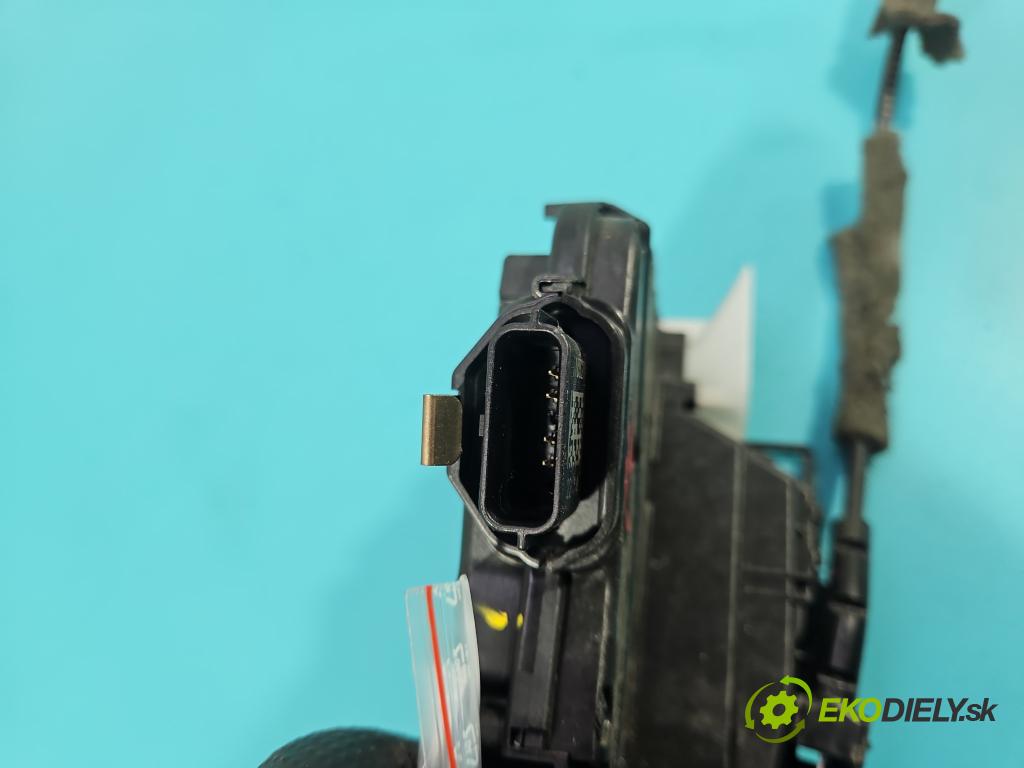 Renault Clio V 2019- 1.0 91 KM automatic 67 kW 999 cm3 5- zámok predné ľavý 805032387R