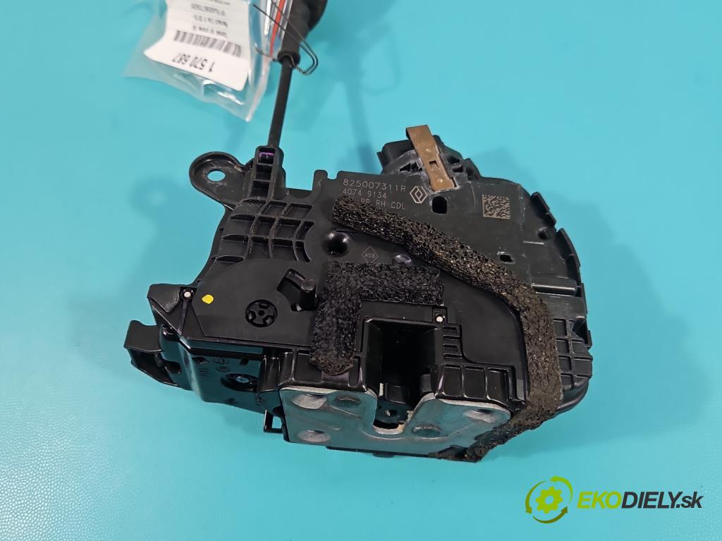 Renault Clio V 2019- 1.0 91KM automatic 67 kW 999 cm3 5- zámek zadní pravý 825007311R