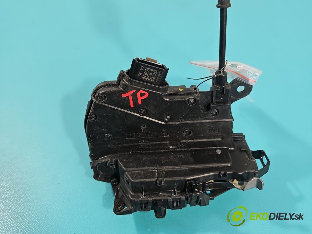 Renault Clio V 2019- 1.0 91KM automatic 67 kW 999 cm3 5- zámek zadní pravý 825007311R