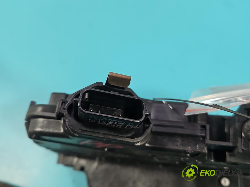 Renault Clio V 2019- 1.0 91 KM automatic 67 kW 999 cm3 5- zámok predné pravý 805029595R