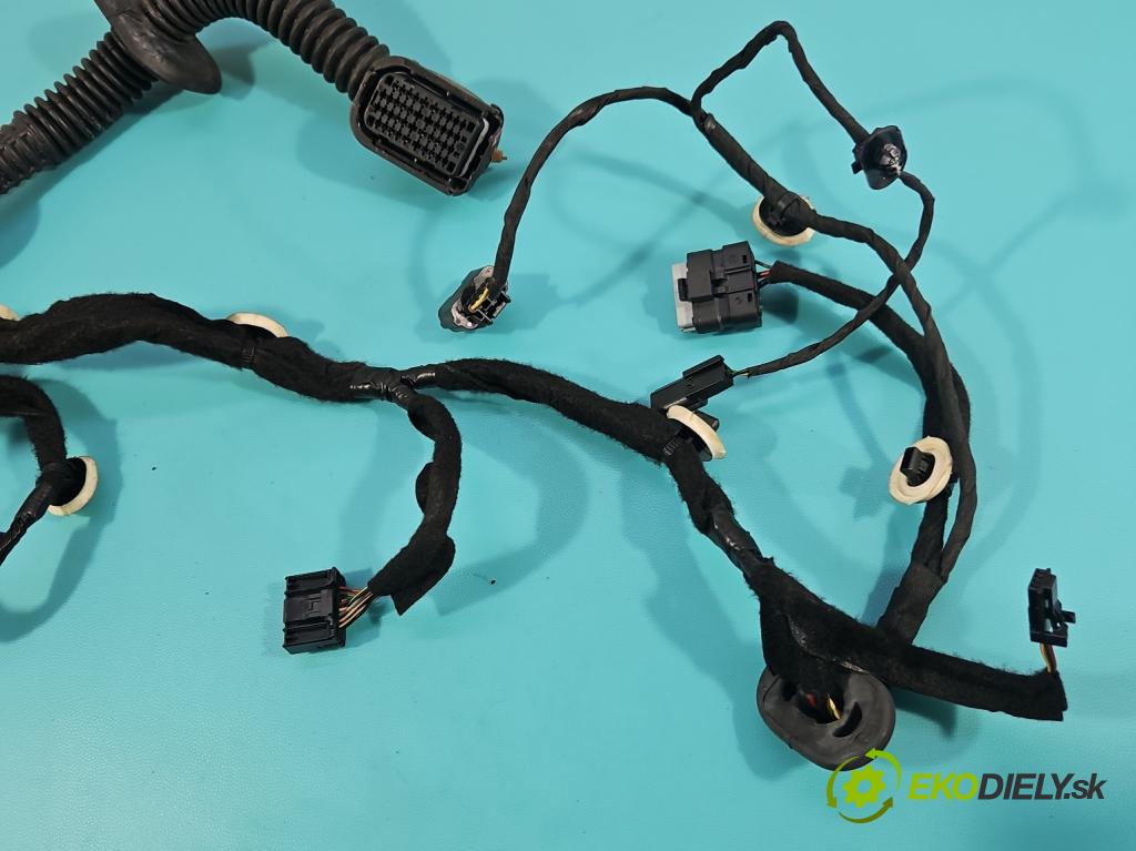 Renault Clio V 2019- 1.0 91 KM automatic 67 kW 999 cm3 5- Zväzok: dvere predné vľavo: 241257585R