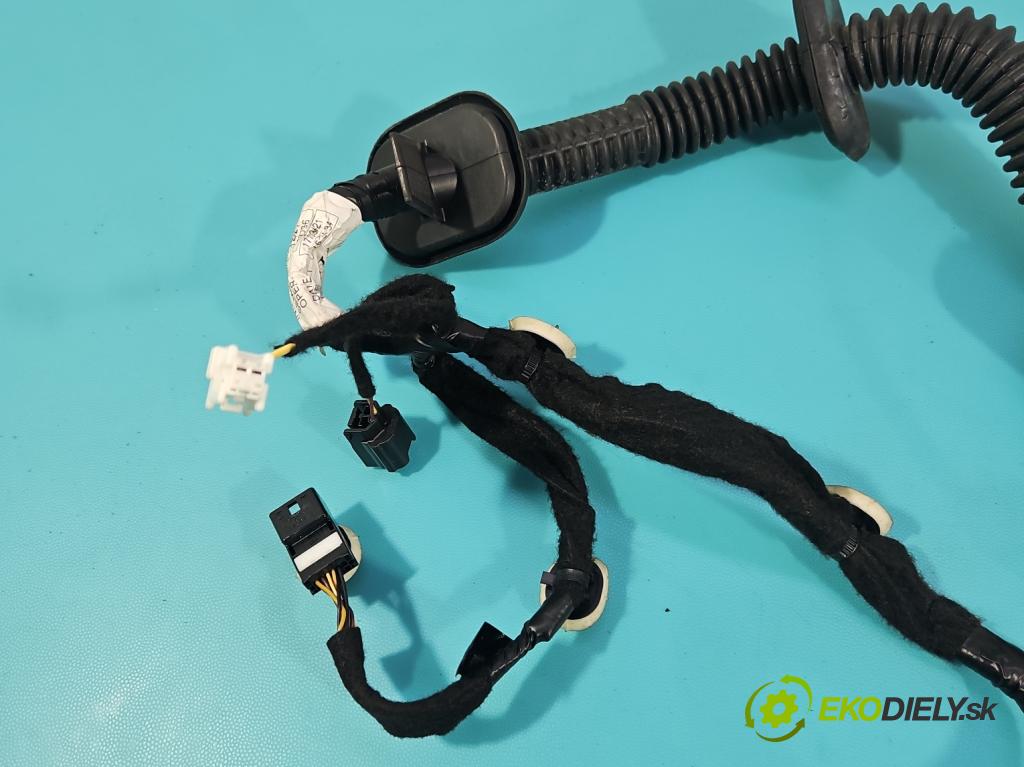 Renault Clio V 2019- 1.0 91 KM automatic 67 kW 999 cm3 5- Zväzok: dvere predné vľavo: 241257585R