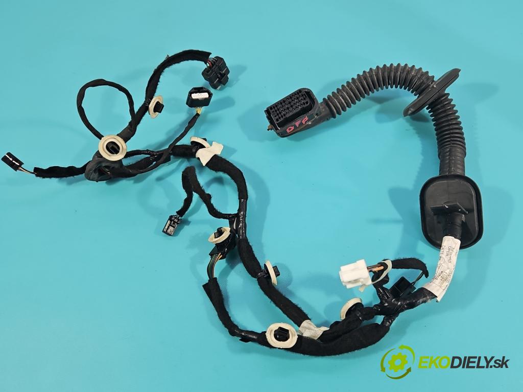 Renault Clio V 2019- 1.0 91 KM automatic 67 kW 999 cm3 5- Zväzok: dvere predné pravých 241249324R