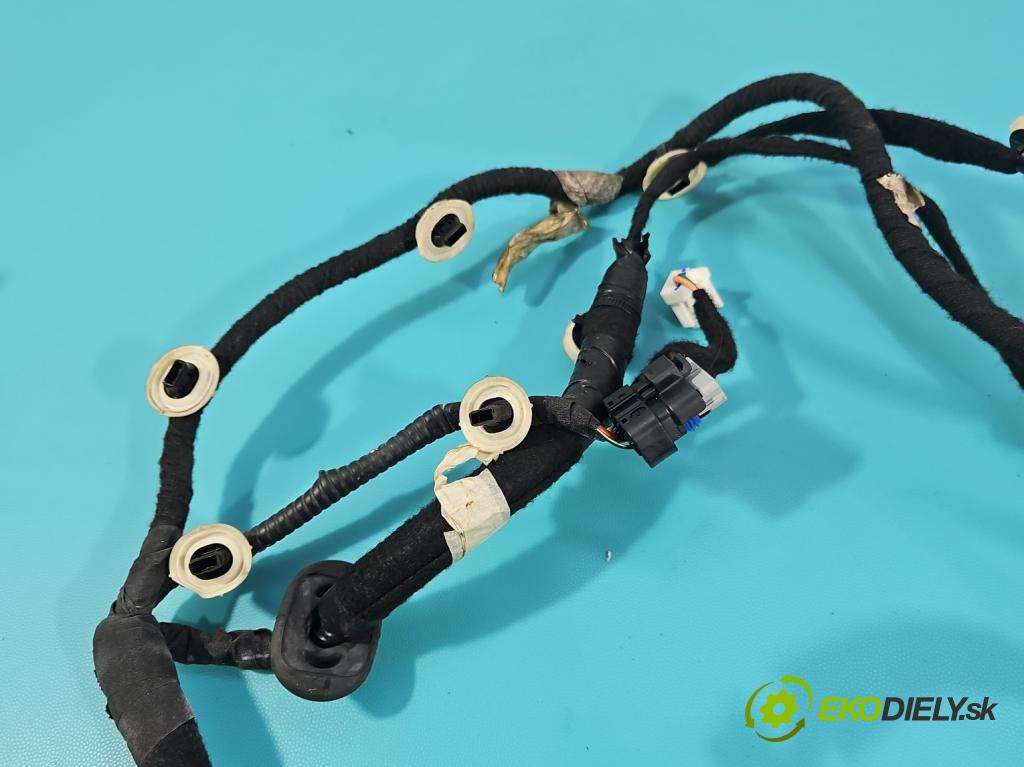 Renault Clio V 2019- 1.0 91 KM automatic 67 kW 999 cm3 5- Zväzok: dvere zadné vľavo: 241272730R