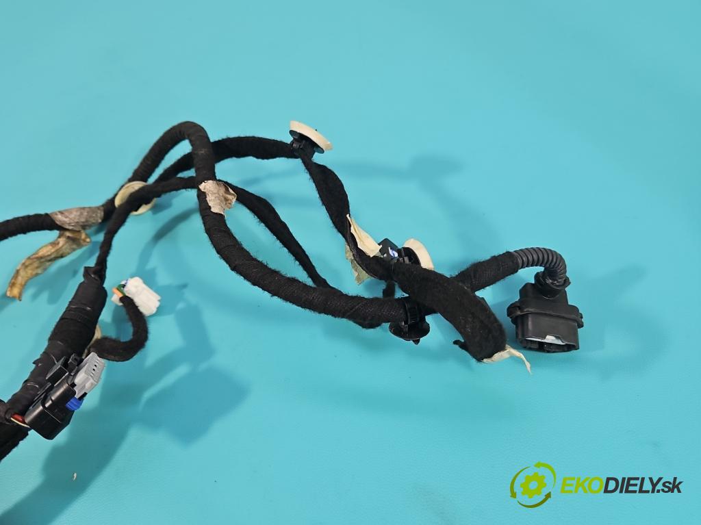 Renault Clio V 2019- 1.0 91 KM automatic 67 kW 999 cm3 5- Zväzok: dvere zadné vľavo: 241272730R