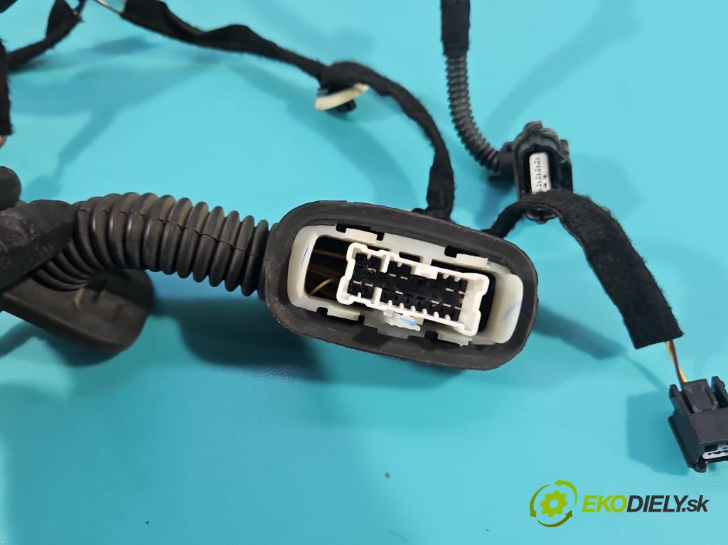 Renault Clio V 2019- 1.0 91 KM automatic 67 kW 999 cm3 5- Zväzok: dvere zadné pravých 241263888R