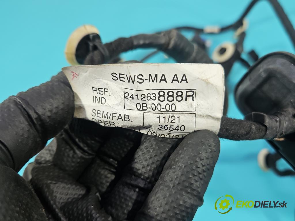 Renault Clio V 2019- 1.0 91 KM automatic 67 kW 999 cm3 5- Zväzok: dvere zadné pravých 241263888R