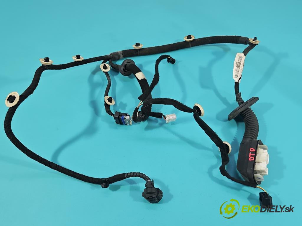 Renault Clio V 2019- 1.0 91KM automatic 67 kW 999 cm3 5- Balíček: dveře zadní pravých 241263888R