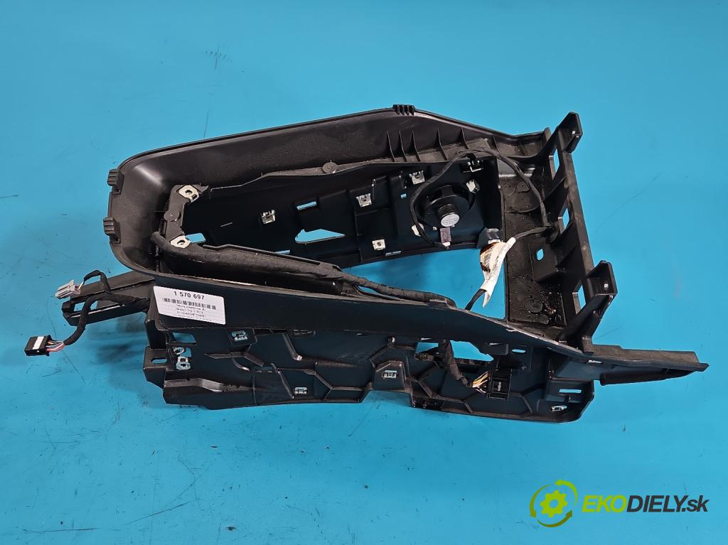 Renault Clio V 2019- 1.0 91KM automatic 67 kW 999 cm3 5- kryt plastová 969104486R