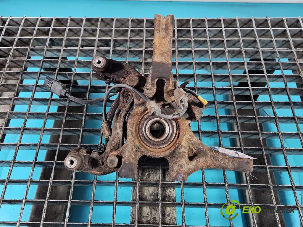 Kia Rio II 2005-2011 1.4 16V 97KM manual 71 kW 1399 cm3 5- náboj pravé  (Náboj kolesa)