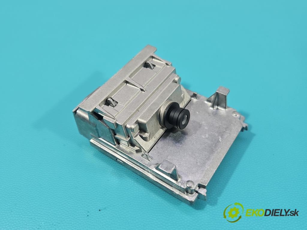 Renault Clio V 2019- 1.0 91 KM automatic 67 kW 999 cm3 5- Kamera predné 284628692R