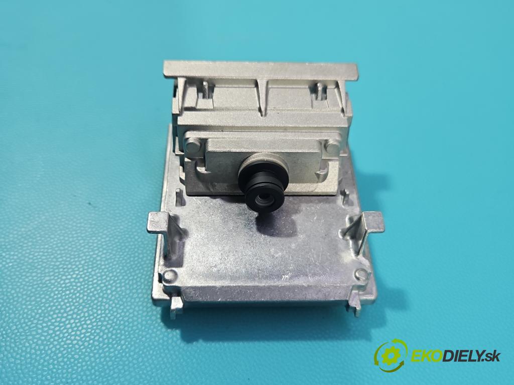 Renault Clio V 2019- 1.0 91 KM automatic 67 kW 999 cm3 5- Kamera predné 284628692R