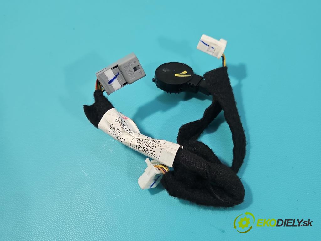 Renault Clio V 2019- 1.0 91 KM automatic 67 kW 999 cm3 5- Zväzok: ostatné 241609262R