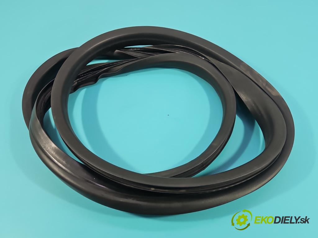 Renault Clio V 2019- 1.0 91 KM automatic 67 kW 999 cm3 5- Těsnění: dvere predné ľavé