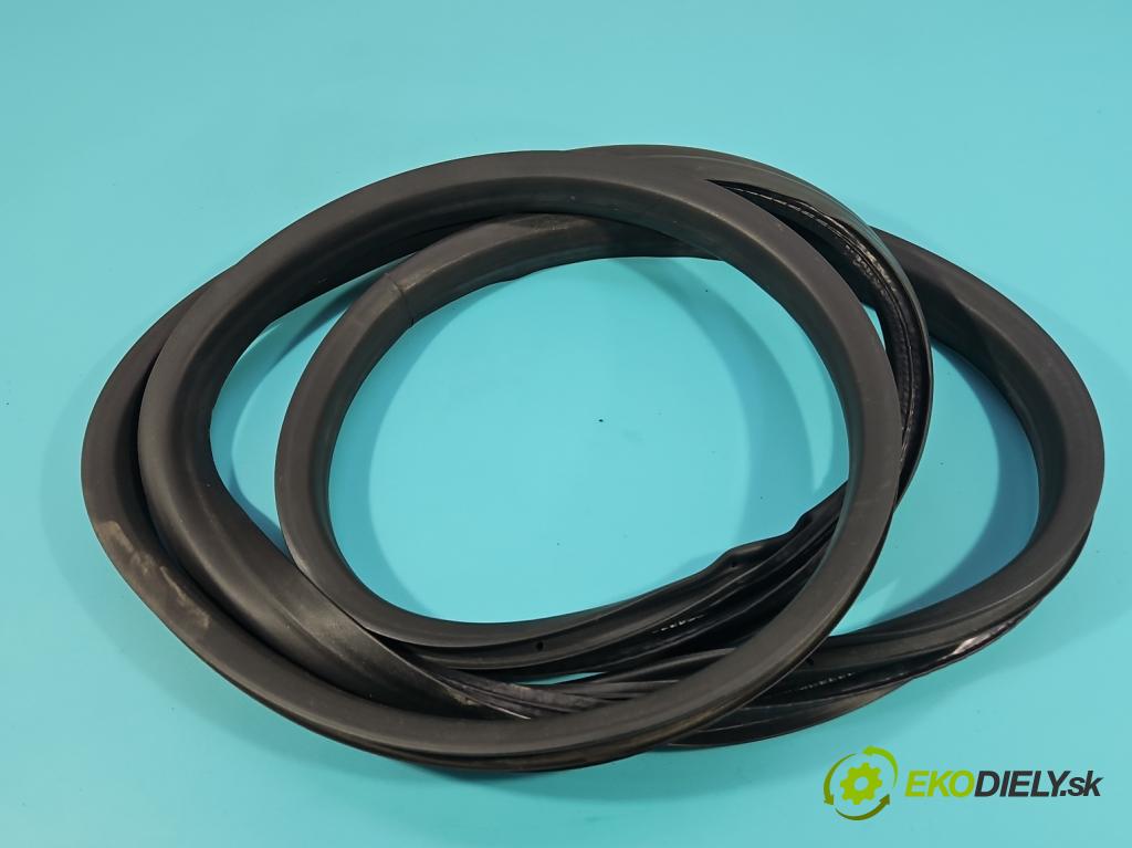 Renault Clio V 2019- 1.0 91 KM automatic 67 kW 999 cm3 5- Těsnění: dvere predné ľavé