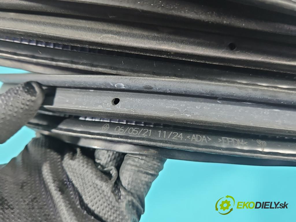 Renault Clio V 2019- 1.0 91KM automatic 67 kW 999 cm3 5- Těsnění: dveře přední pravé