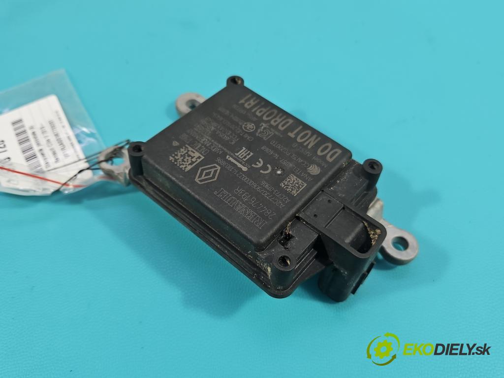 Renault Clio V 2019- 1.0 91KM automatic 67 kW 999 cm3 5- řídící jednotka 284476193R