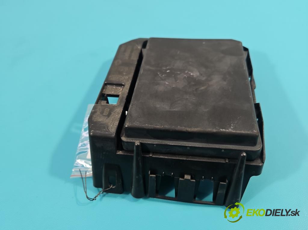 Renault Clio V 2019- 1.0 91KM automatic 67 kW 999 cm3 5- řídící jednotka 284B69582R