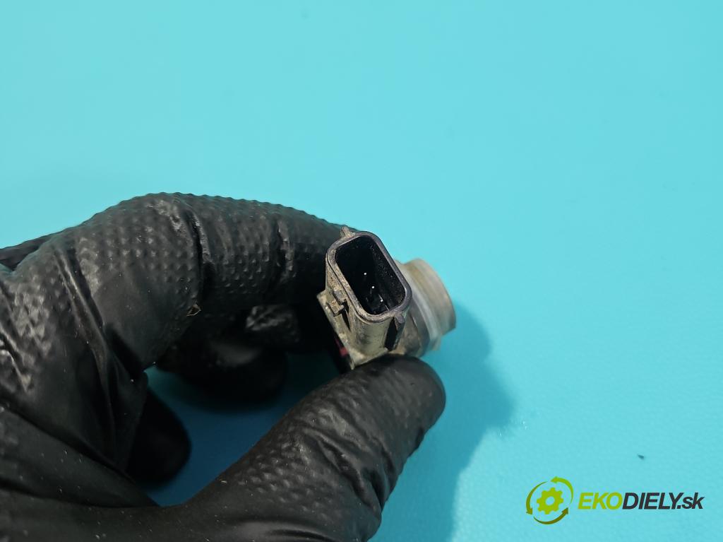 Renault Clio V 2019- 1.0 91KM automatic 67 kW 999 cm3 5- snímač parkování 284375093R