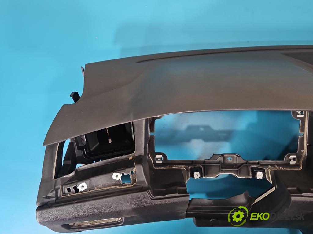 Vw Passat B8 2014 - 2.0 tdi 150 HP automatic 110 kW 1968 cm3 5- kokpit,pristrojová doska rozdeľovacia