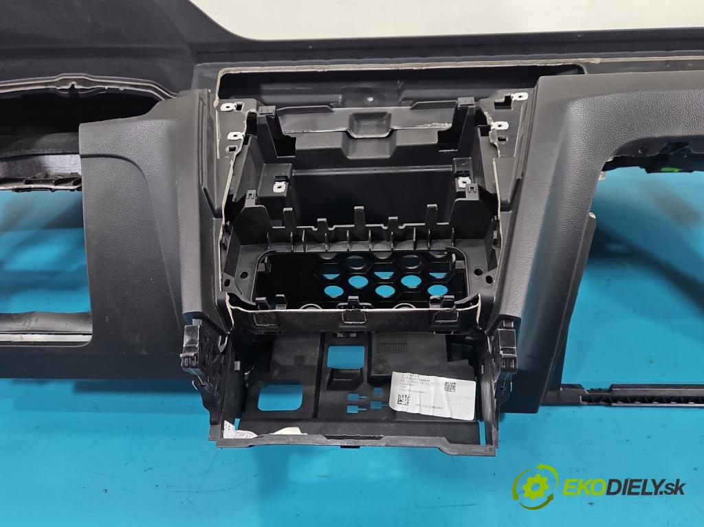 Vw Passat B8 2014 - 2.0 tdi 150 HP automatic 110 kW 1968 cm3 5- kokpit,pristrojová doska rozdeľovacia