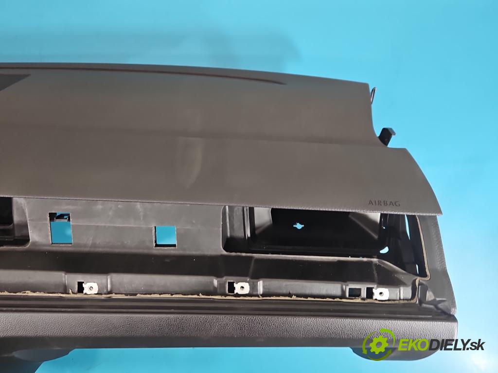 Vw Passat B8 2014 - 2.0 tdi 150 HP automatic 110 kW 1968 cm3 5- kokpit,pristrojová doska rozdeľovacia